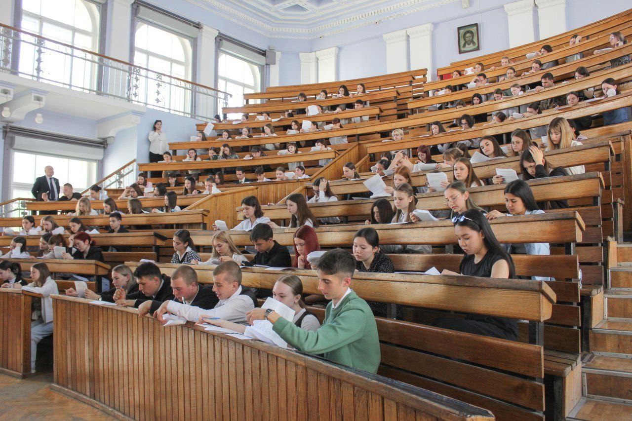 Подведены итоги третьей областной олимпиады «Шаг в профессию учителя».