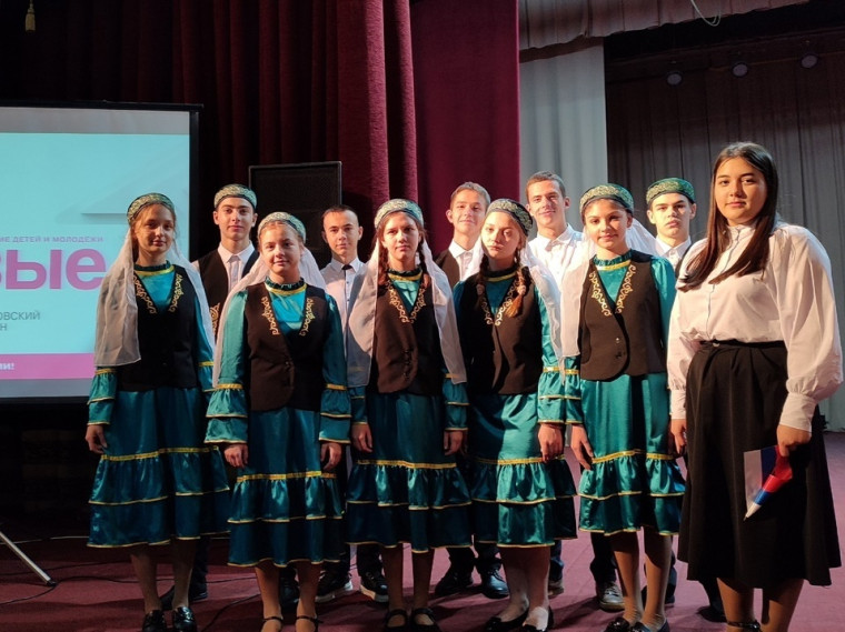 Фестиваль детского творчества "На сцене".